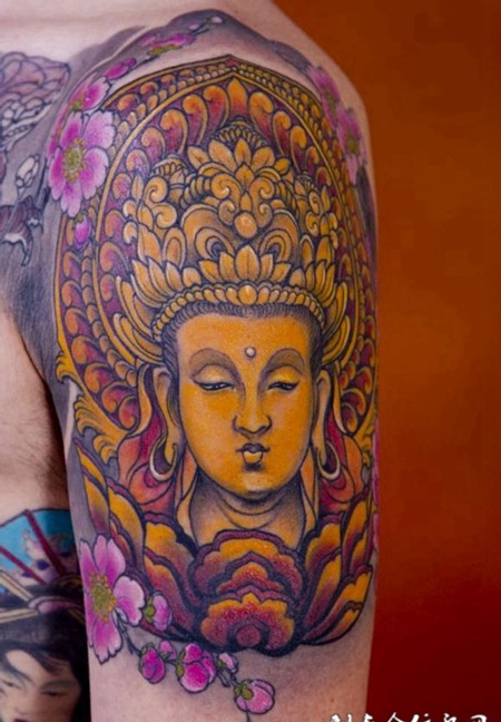大臂佛像纹身图案