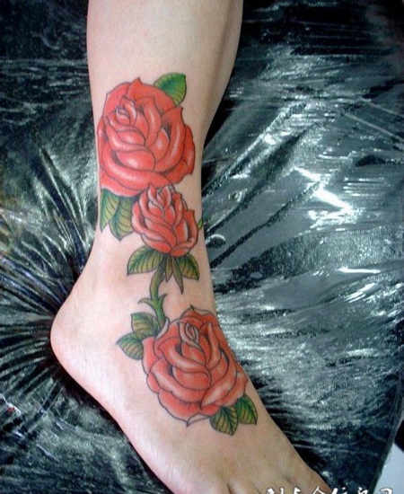 脚踝玫瑰花纹身图案
