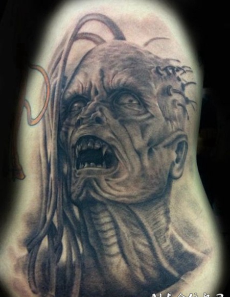 腰侧恶魔纹身图案