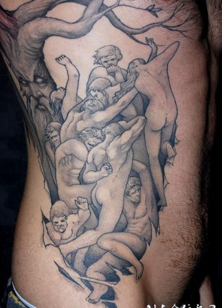 腰侧的树下群鬼纹身图案