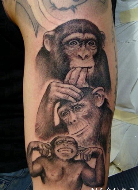 大臂猩猩纹身图案
