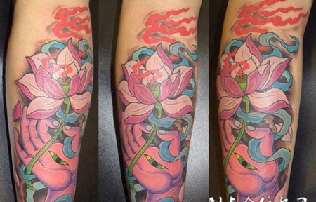 小臂莲花佛手纹身图案