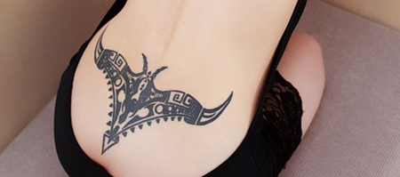 腰部腰线蝙蝠纹身图案