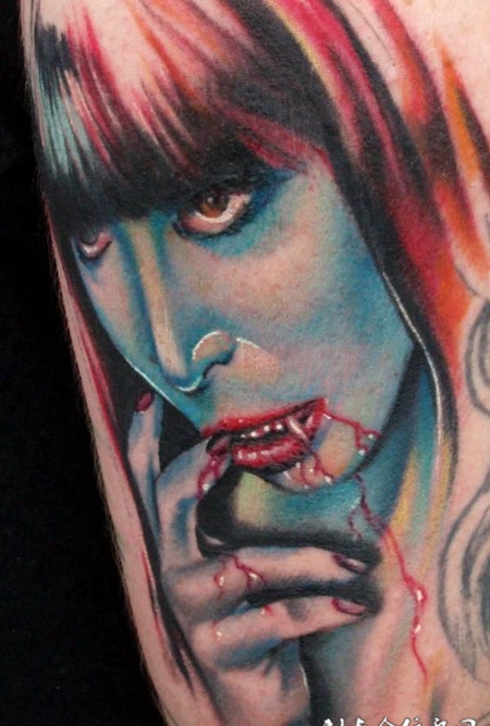 大臂吸血鬼纹身图案