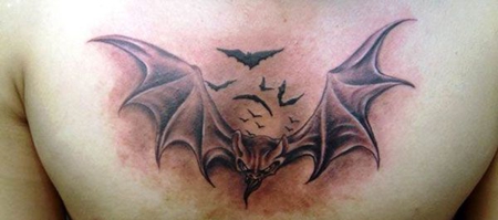 胸部一群蝙蝠纹身图案