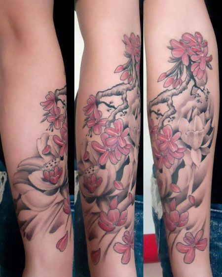 手臂上的莲花桃花纹身图案