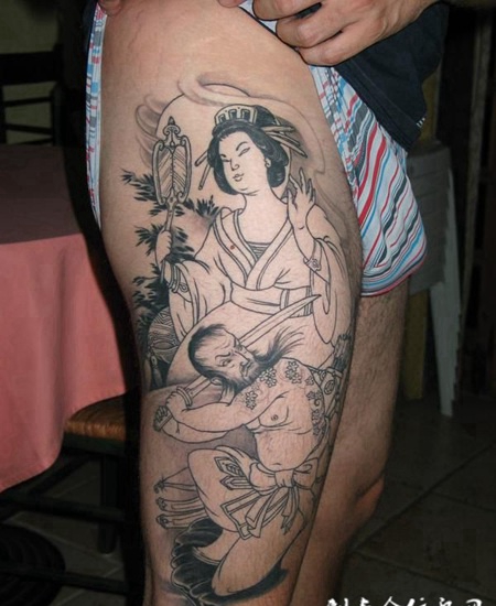 大腿上的日式艺妓武士纹身图案