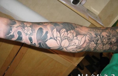 花臂莲花纹身图案