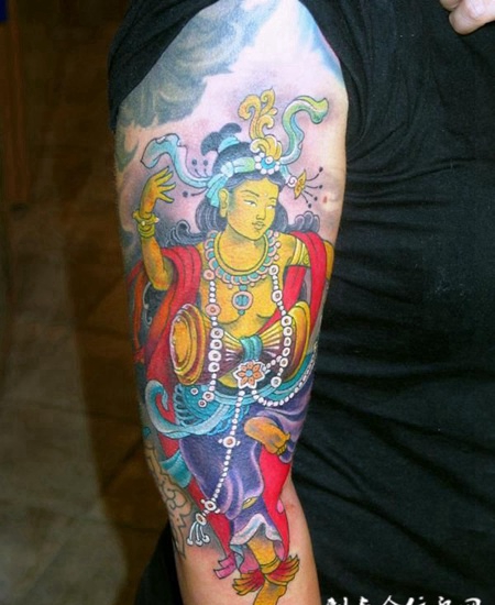 大臂手鼓美女纹身图案