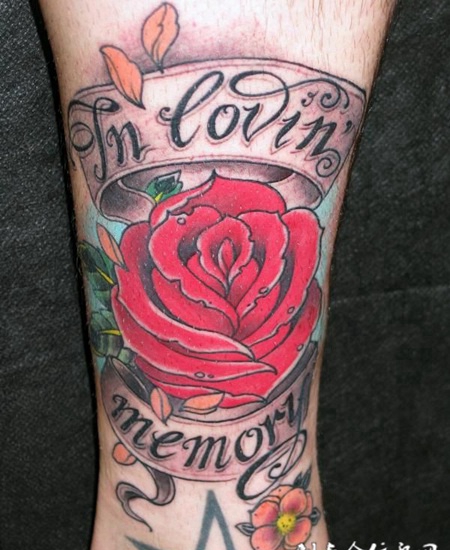 小腿上的玫瑰花丝带纹身图案