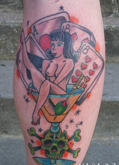 小腿美女纸牌纹身图案