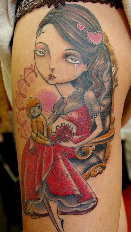 大腿上托着猴子的美女纹身图案