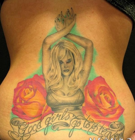 后腰上的美女玫瑰纹身图案