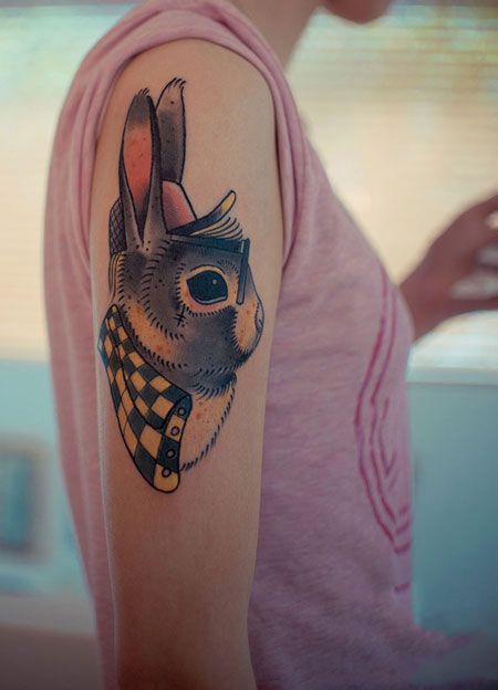 手臂好看的卡通兔子纹身图案