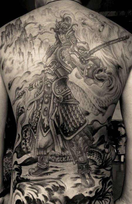 满背踏龙赵云纹身图案