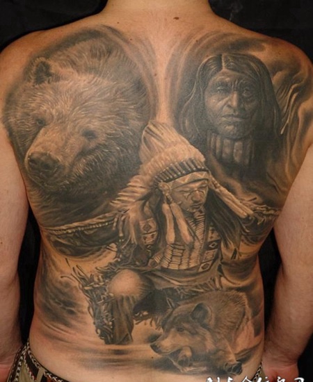 满背印第安人与动物纹身图案