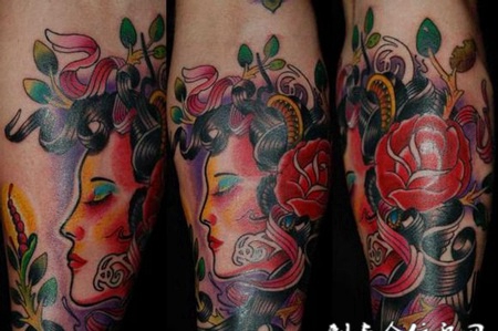 小臂上的美女玫瑰纹身图案