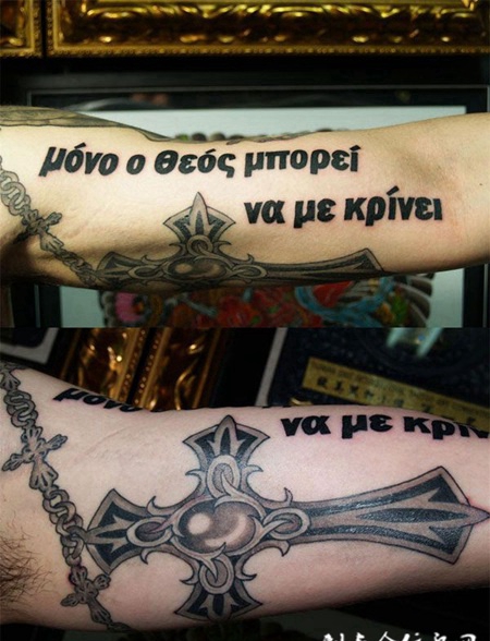大臂上的文字十字架纹身图案