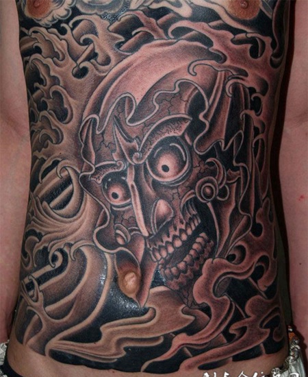 小腹上的嘎巴拉纹身图案