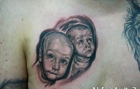 胸前的两个小和尚纹身图案