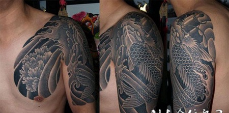 半胛黑灰牡丹鲤鱼纹身图案