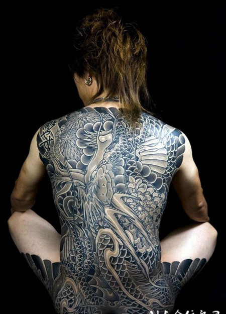 全胛菊花龙纹身图案