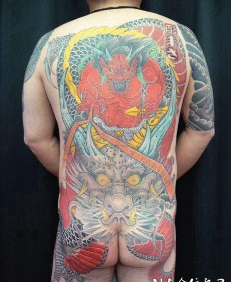后背上龙的雷神纹身图案