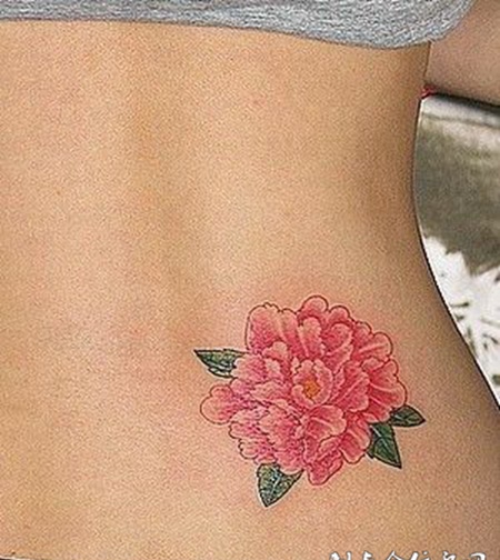 后腰上的牡丹花纹身图案