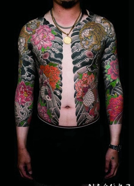 全胛牡丹花纹身图案