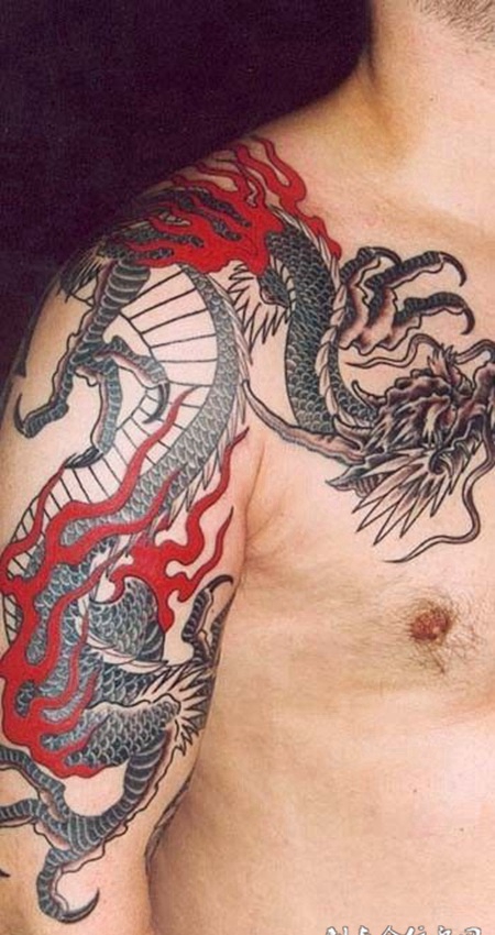 披肩火焰龙纹身图案