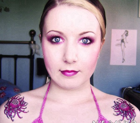 肩膀上的菊花纹身图案