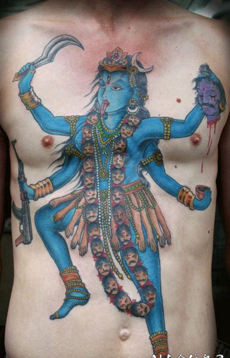 胸前的蓝色度母纹身图案