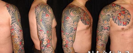 半胛鲤鱼樱花纹身图案