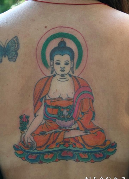 后背上的佛像纹身图案