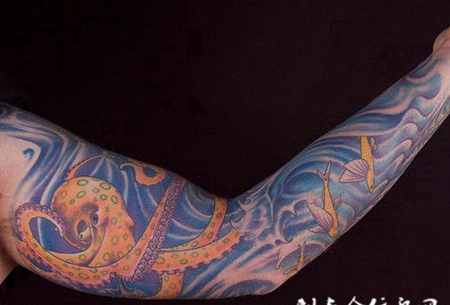 花臂章鱼纹身图案