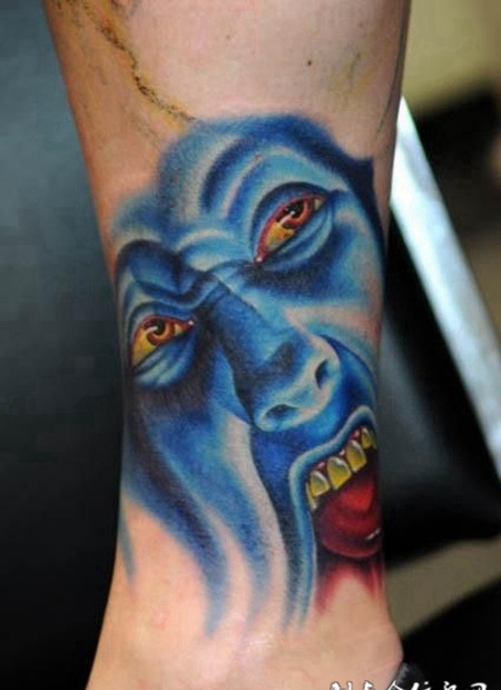 脚踝上的恶魔纹身图案