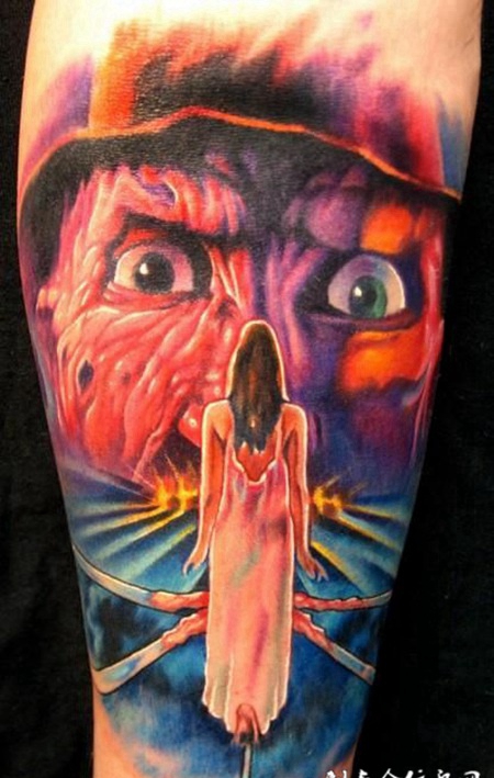 小腿上走向恶魔的美女纹身图案