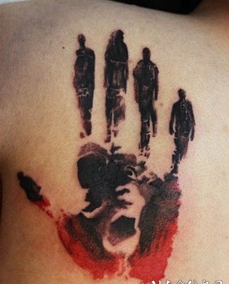后背上的手印人像纹身图案