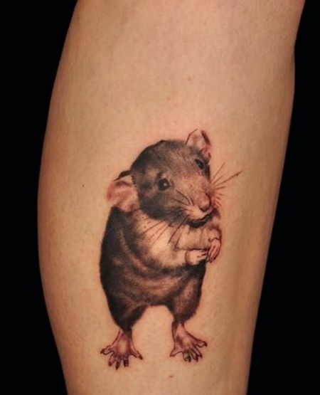 小腿可爱的老鼠纹身图案