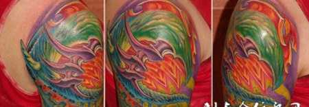 大臂上的洞窟纹身图案