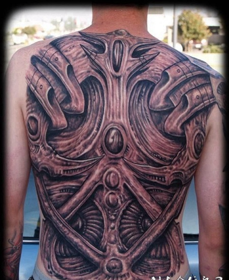 满背木质机械纹身图案