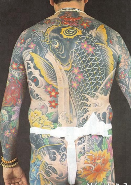 全胛鲤鱼牡丹纹身图案