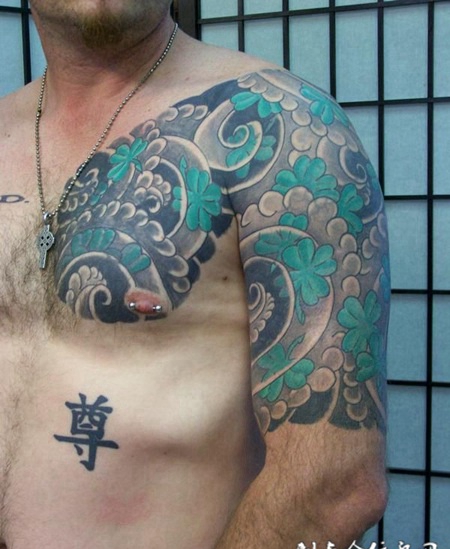 半胛水花纹身图案