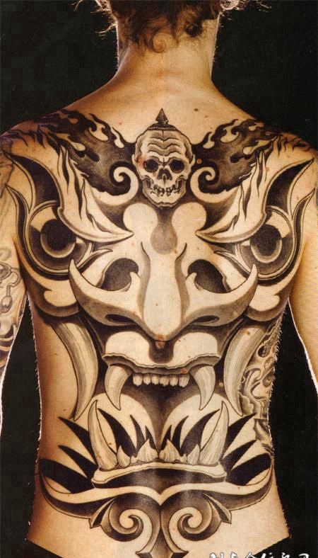 满背黑白般若纹身图案