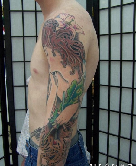 花臂美女纹身图案