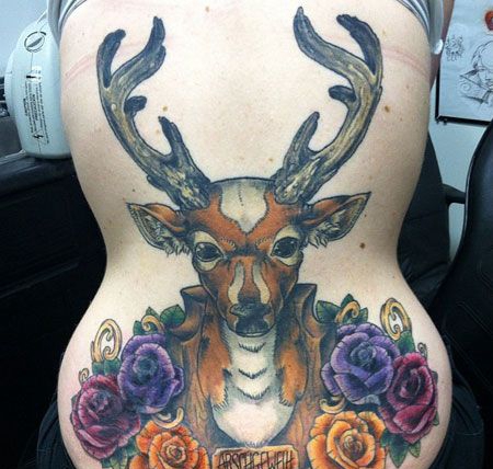 腰部玫瑰麋鹿纹身图案