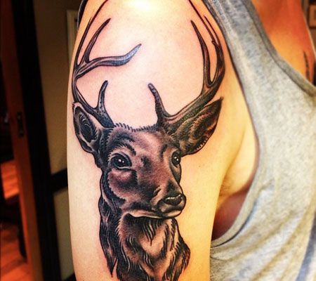 大臂好看的麋鹿纹身图案
