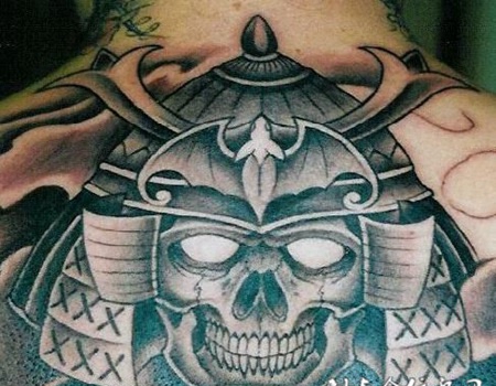 后背上的骷髅武士纹身图案