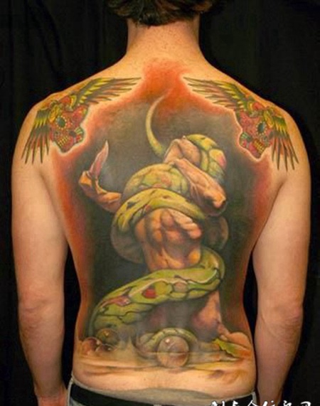 满背巨蟒纹身图案