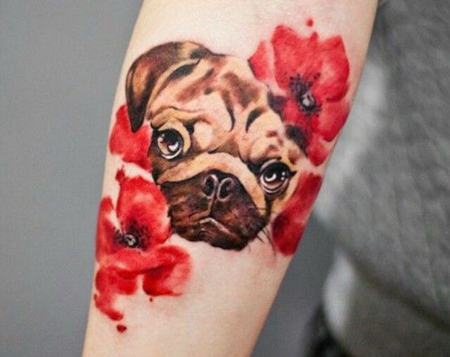 手臂小狗花朵纹身图案